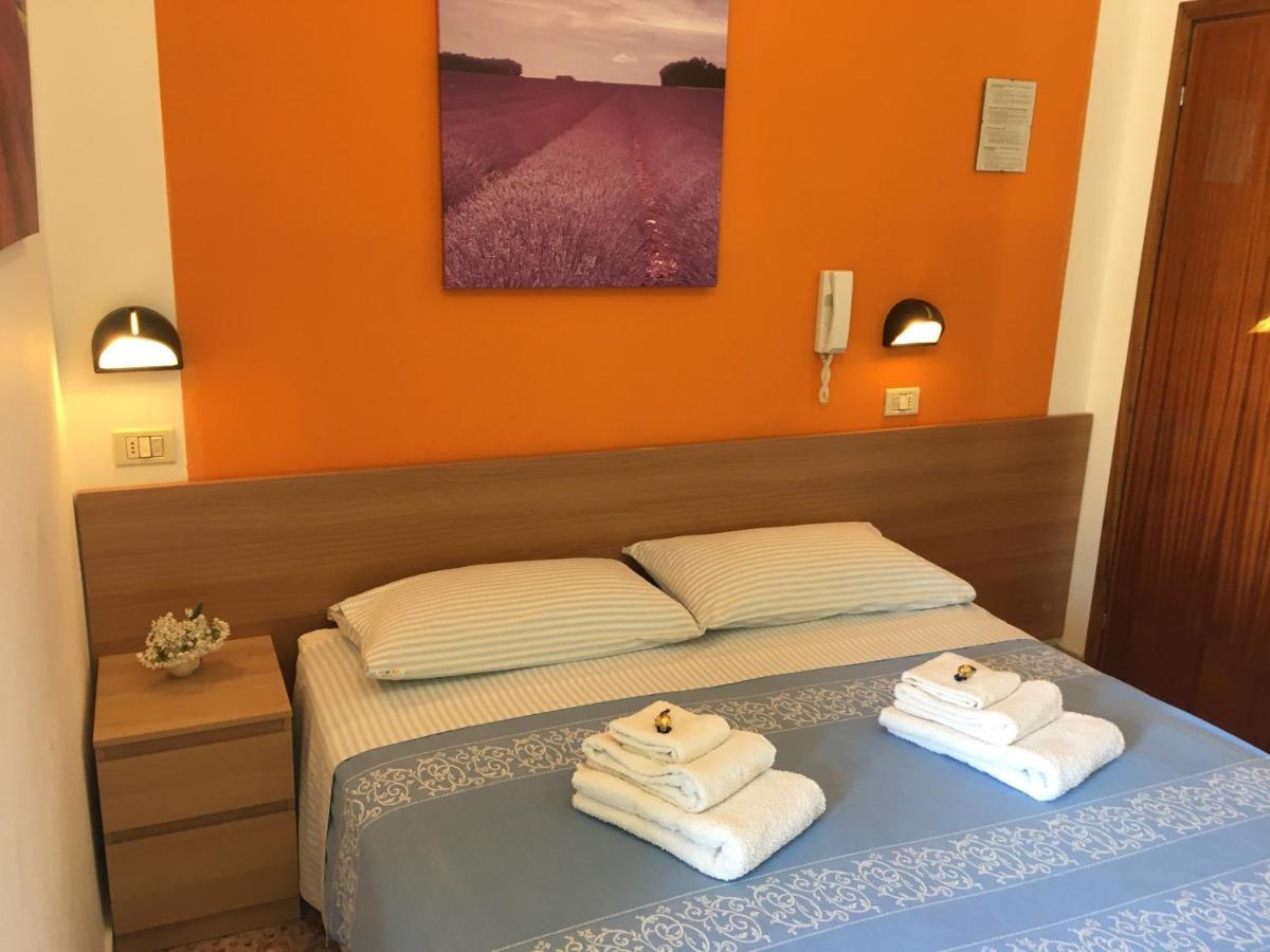 Hotel Villa Rinaldini Римини Екстериор снимка