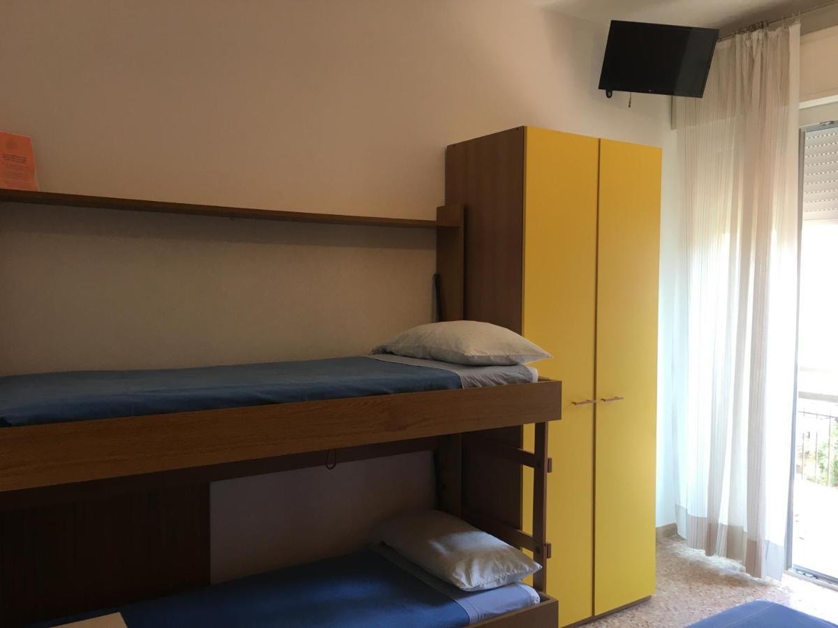 Hotel Villa Rinaldini Римини Екстериор снимка