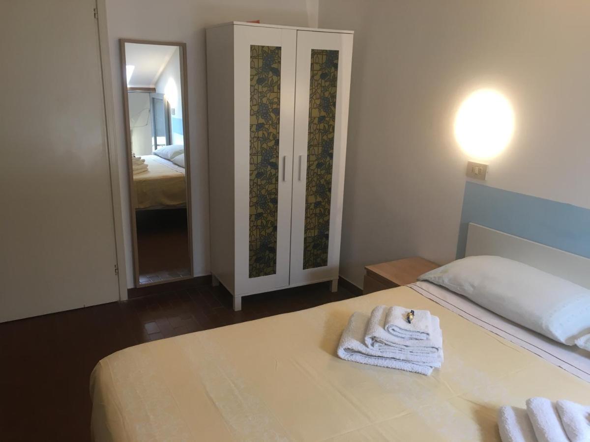 Hotel Villa Rinaldini Римини Екстериор снимка